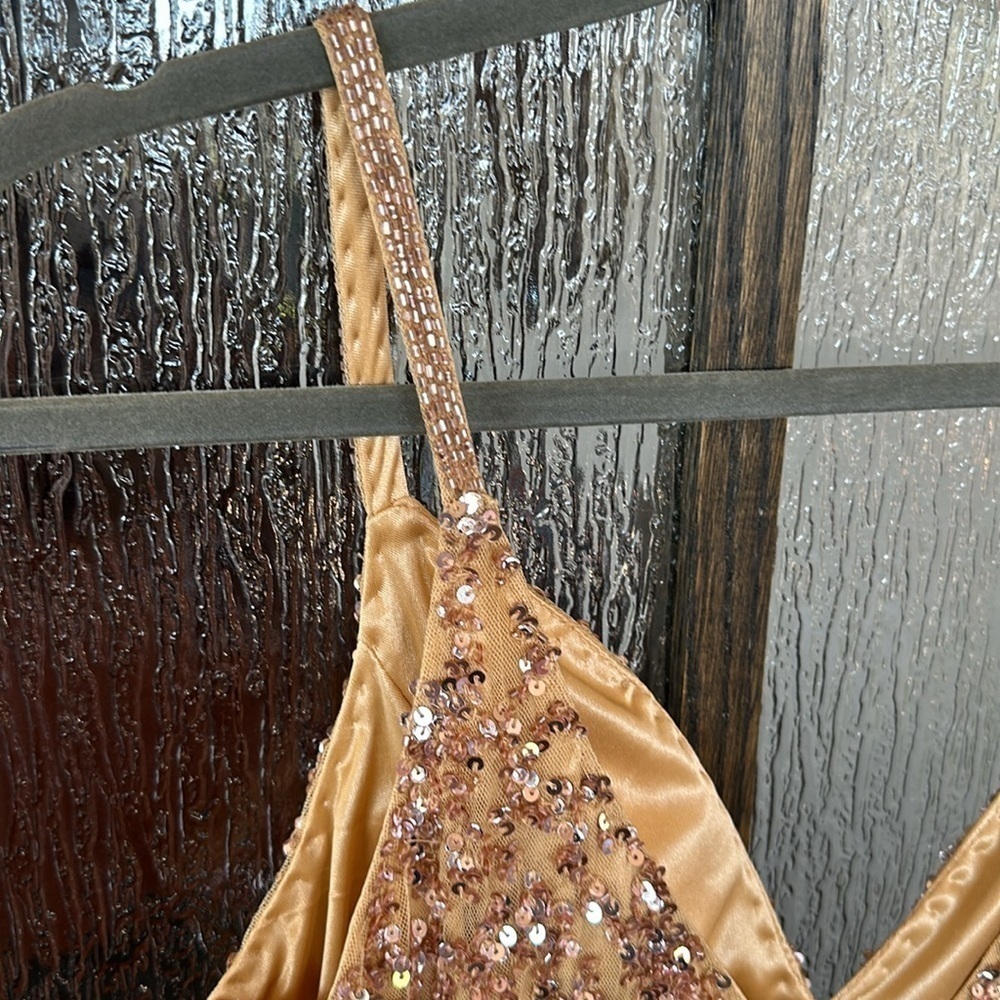 Mac Duggal SLEEVELESS V-NECK BEADED COLUMN GOWN size 10 NEW $398 Sold out - Picture 13 of 17